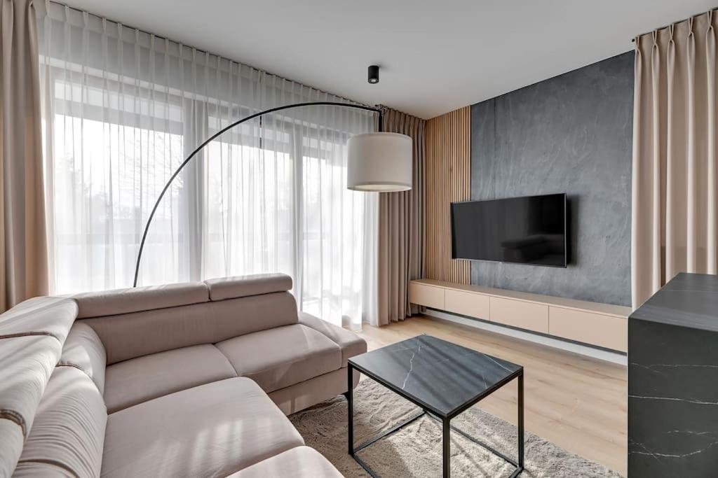 Zajezdnia Wrzeszcz 2 By Grand Apartments Gdansk Exterior photo