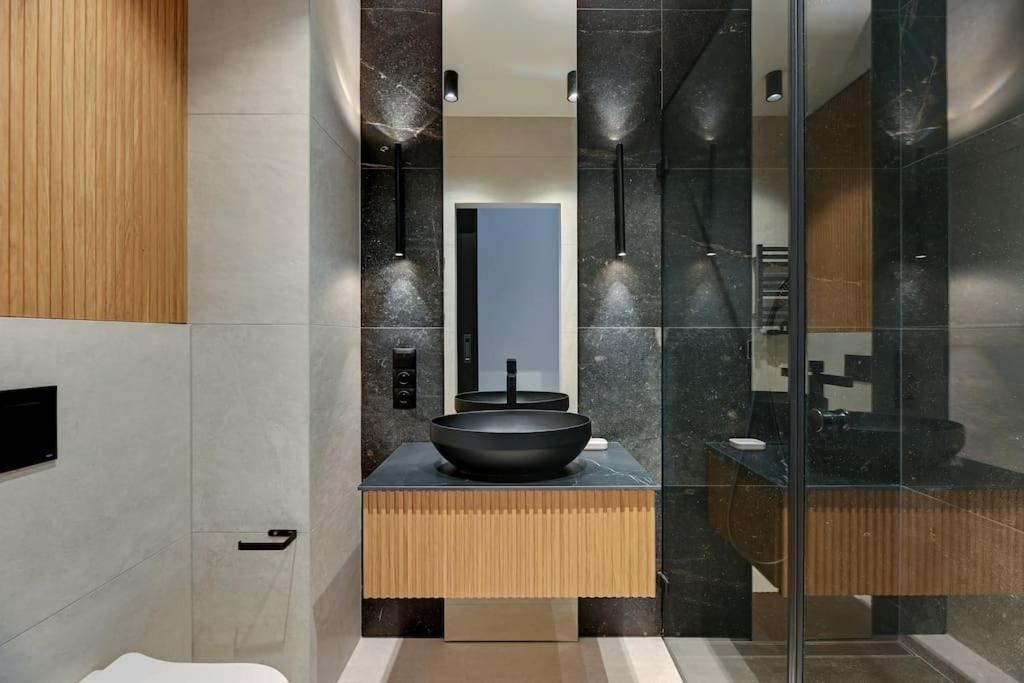 Zajezdnia Wrzeszcz 2 By Grand Apartments Gdansk Exterior photo